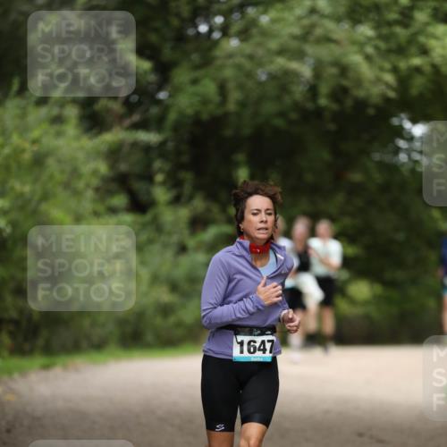 30.08.2026 - Elbe Triathlon Hamburg Antke Förster http://msf.ph/oto/10106124 30.08.2026 12:14:28 Laufen 1647 meine-sportfotos.de