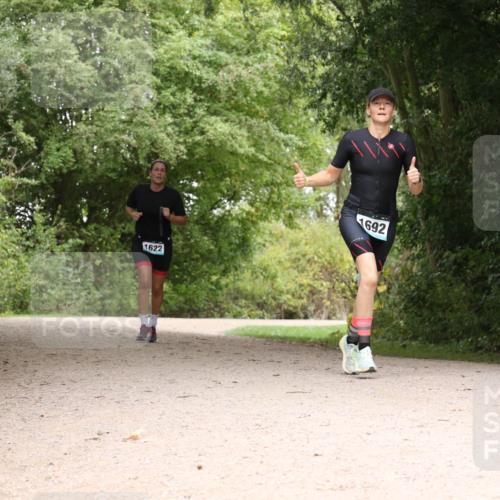 30.08.2026 - Elbe Triathlon Hamburg Antke Förster http://msf.ph/oto/10106127 30.08.2026 12:20:45 Laufen 1622, 692 meine-sportfotos.de