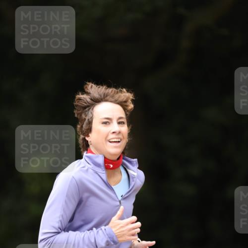 30.08.2026 - Elbe Triathlon Hamburg Antke Förster http://msf.ph/oto/10106132 30.08.2026 12:14:30 Laufen 1647 meine-sportfotos.de