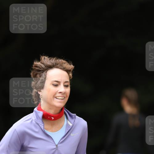 30.08.2026 - Elbe Triathlon Hamburg Antke Förster http://msf.ph/oto/10106134 30.08.2026 12:14:31 Laufen 1647 meine-sportfotos.de