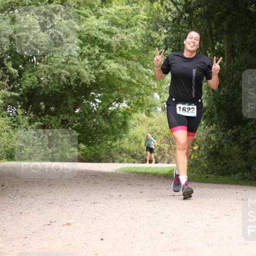 30.08.2026 - Elbe Triathlon Hamburg Antke Förster http://msf.ph/oto/10106137 30.08.2026 12:20:48 Laufen 1622 meine-sportfotos.de