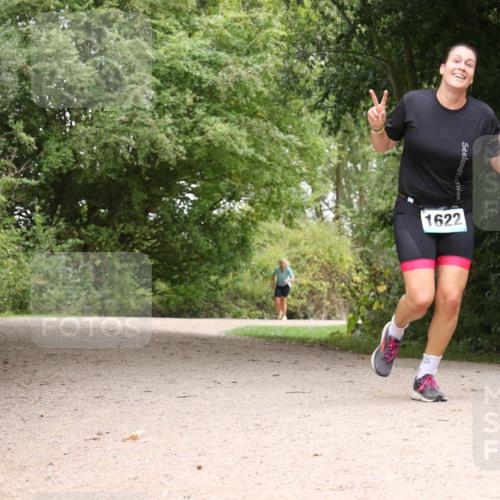 30.08.2026 - Elbe Triathlon Hamburg Antke Förster http://msf.ph/oto/10106139 30.08.2026 12:20:49 Laufen 1622, 9 meine-sportfotos.de