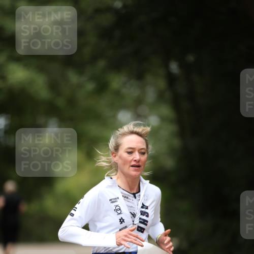 30.08.2026 - Elbe Triathlon Hamburg Antke Förster http://msf.ph/oto/10106142 30.08.2026 12:14:37 Laufen  meine-sportfotos.de