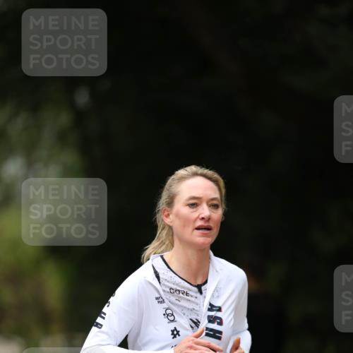 30.08.2026 - Elbe Triathlon Hamburg Antke Förster http://msf.ph/oto/10106144 30.08.2026 12:14:37 Laufen 2 meine-sportfotos.de