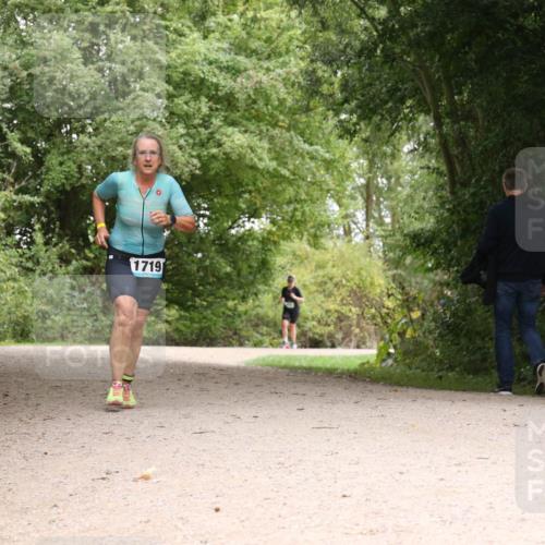 30.08.2026 - Elbe Triathlon Hamburg Antke Förster http://msf.ph/oto/10106147 30.08.2026 12:21:04 Laufen 1719 meine-sportfotos.de