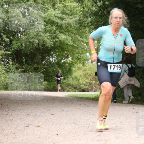 30.08.2026 - Elbe Triathlon Hamburg Antke Förster http://msf.ph/oto/10106151 30.08.2026 12:21:06 Laufen 1719 meine-sportfotos.de
