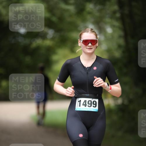 30.08.2026 - Elbe Triathlon Hamburg Antke Förster http://msf.ph/oto/10106170 30.08.2026 12:14:47 Laufen 1499 meine-sportfotos.de