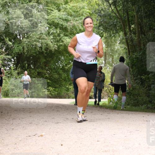 30.08.2026 - Elbe Triathlon Hamburg Antke Förster http://msf.ph/oto/10106171 30.08.2026 12:21:34 Laufen 1524 meine-sportfotos.de