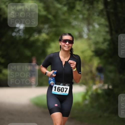 30.08.2026 - Elbe Triathlon Hamburg Antke Förster http://msf.ph/oto/10106180 30.08.2026 12:15:08 Laufen 1607 meine-sportfotos.de