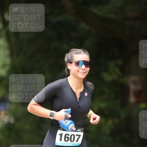 30.08.2026 - Elbe Triathlon Hamburg Antke Förster http://msf.ph/oto/10106184 30.08.2026 12:15:10 Laufen 1607 meine-sportfotos.de