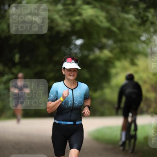 30.08.2026 - Elbe Triathlon Hamburg Antke Förster http://msf.ph/oto/10106190 30.08.2026 12:15:14 Laufen  meine-sportfotos.de