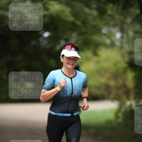 30.08.2026 - Elbe Triathlon Hamburg Antke Förster http://msf.ph/oto/10106192 30.08.2026 12:15:14 Laufen  meine-sportfotos.de