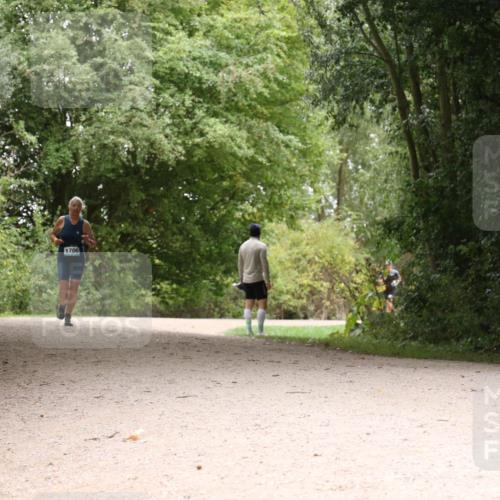 30.08.2026 - Elbe Triathlon Hamburg Antke Förster http://msf.ph/oto/10106193 30.08.2026 12:21:46 Laufen 1700, 1602 meine-sportfotos.de