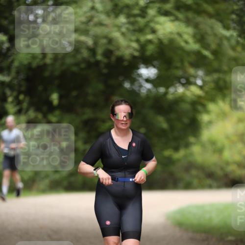 30.08.2026 - Elbe Triathlon Hamburg Antke Förster http://msf.ph/oto/10106200 30.08.2026 12:15:26 Laufen  meine-sportfotos.de