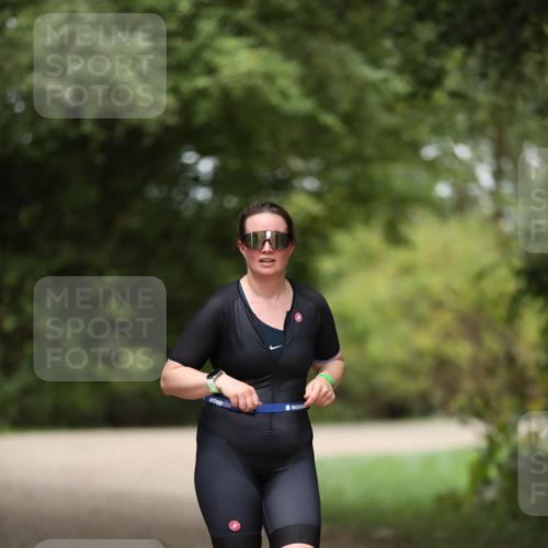30.08.2026 - Elbe Triathlon Hamburg Antke Förster http://msf.ph/oto/10106202 30.08.2026 12:15:26 Laufen  meine-sportfotos.de
