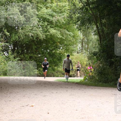 30.08.2026 - Elbe Triathlon Hamburg Antke Förster http://msf.ph/oto/10106203 30.08.2026 12:21:53 Laufen 1700 meine-sportfotos.de