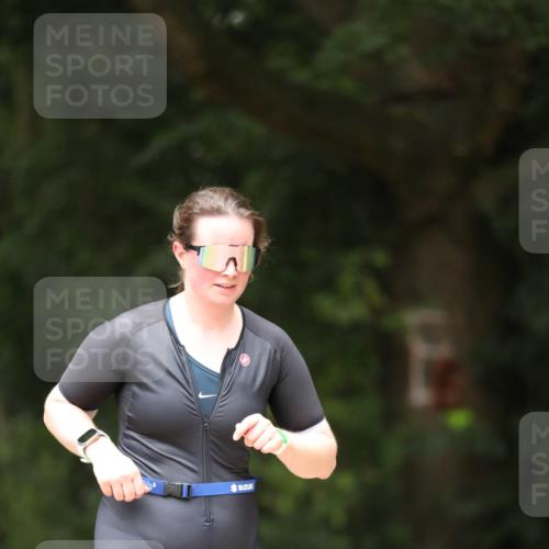 30.08.2026 - Elbe Triathlon Hamburg Antke Förster http://msf.ph/oto/10106206 30.08.2026 12:15:28 Laufen  meine-sportfotos.de