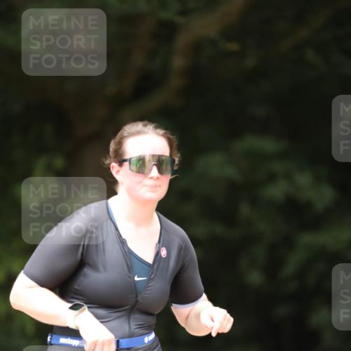 30.08.2026 - Elbe Triathlon Hamburg Antke Förster http://msf.ph/oto/10106208 30.08.2026 12:15:29 Laufen  meine-sportfotos.de