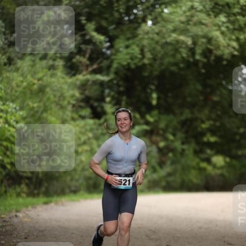 30.08.2026 - Elbe Triathlon Hamburg Antke Förster http://msf.ph/oto/10106210 30.08.2026 12:15:34 Laufen 21 meine-sportfotos.de