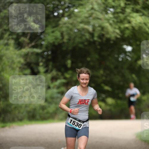 30.08.2026 - Elbe Triathlon Hamburg Antke Förster http://msf.ph/oto/10106228 30.08.2026 12:15:47 Laufen 1530 meine-sportfotos.de