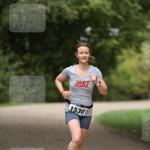 30.08.2026 - Elbe Triathlon Hamburg Antke Förster http://msf.ph/oto/10106230 30.08.2026 12:15:48 Laufen 1530 meine-sportfotos.de