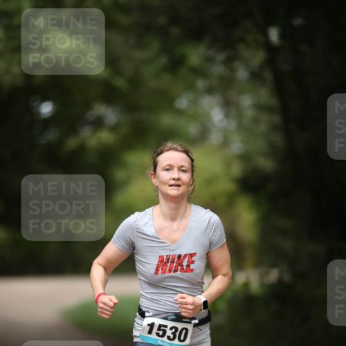 30.08.2026 - Elbe Triathlon Hamburg Antke Förster http://msf.ph/oto/10106232 30.08.2026 12:15:49 Laufen 1530 meine-sportfotos.de
