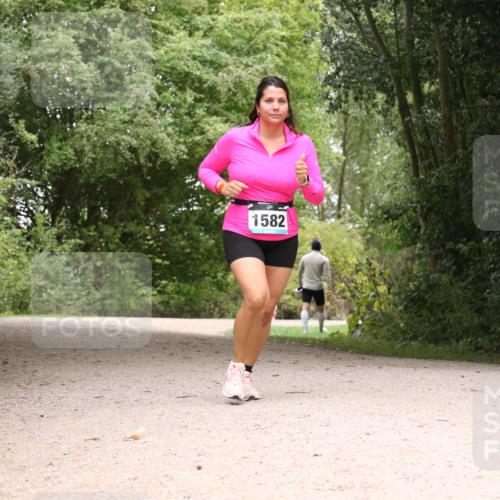 30.08.2026 - Elbe Triathlon Hamburg Antke Förster http://msf.ph/oto/10106235 30.08.2026 12:22:18 Laufen 1582 meine-sportfotos.de