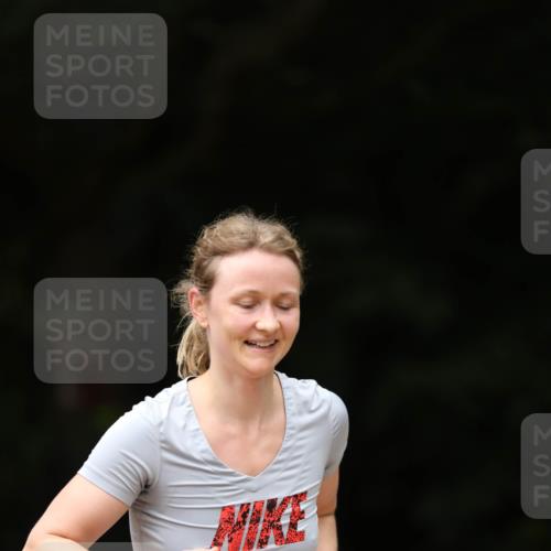 30.08.2026 - Elbe Triathlon Hamburg Antke Förster http://msf.ph/oto/10106238 30.08.2026 12:15:50 Laufen 1530 meine-sportfotos.de