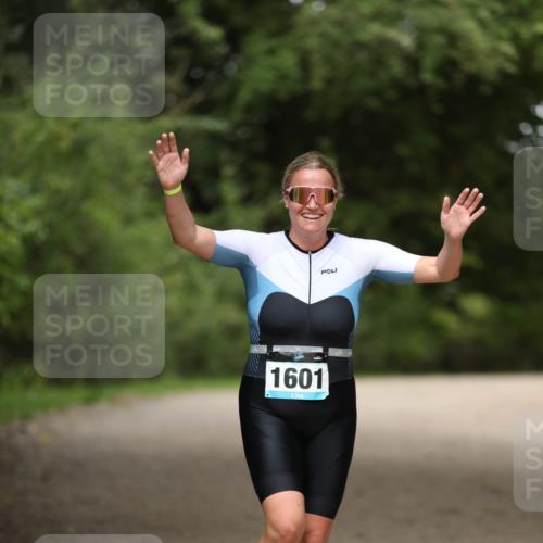 30.08.2026 - Elbe Triathlon Hamburg Antke Förster http://msf.ph/oto/10106244 30.08.2026 12:16:00 Laufen 1601 meine-sportfotos.de