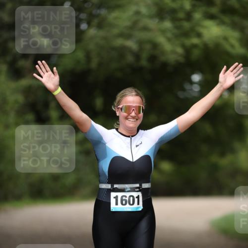 30.08.2026 - Elbe Triathlon Hamburg Antke Förster http://msf.ph/oto/10106246 30.08.2026 12:16:01 Laufen 1601 meine-sportfotos.de