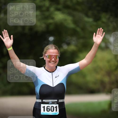 30.08.2026 - Elbe Triathlon Hamburg Antke Förster http://msf.ph/oto/10106248 30.08.2026 12:16:01 Laufen 1601 meine-sportfotos.de