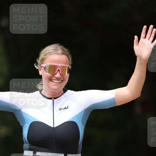 30.08.2026 - Elbe Triathlon Hamburg Antke Förster http://msf.ph/oto/10106252 30.08.2026 12:16:03 Laufen 1601 meine-sportfotos.de