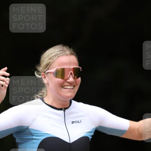 30.08.2026 - Elbe Triathlon Hamburg Antke Förster http://msf.ph/oto/10106254 30.08.2026 12:16:03 Laufen 1601 meine-sportfotos.de