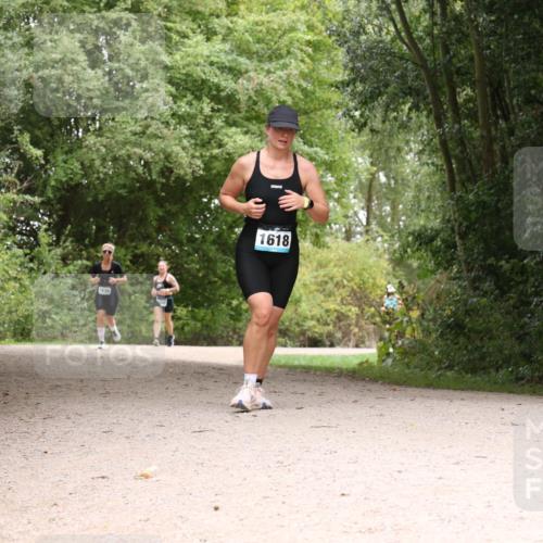 30.08.2026 - Elbe Triathlon Hamburg Antke Förster http://msf.ph/oto/10106259 30.08.2026 12:22:43 Laufen 1636, 1618 meine-sportfotos.de