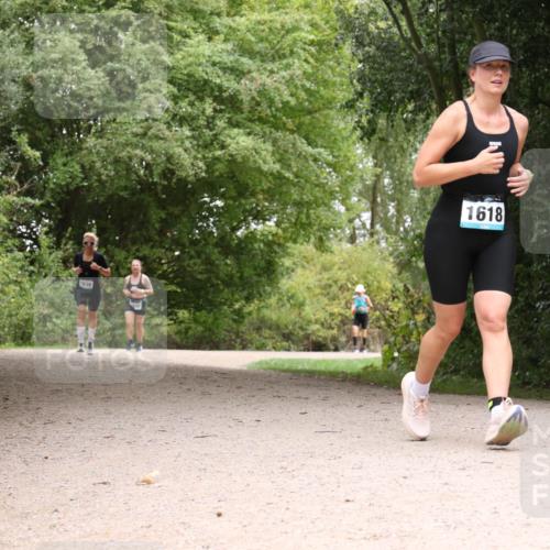 30.08.2026 - Elbe Triathlon Hamburg Antke Förster http://msf.ph/oto/10106263 30.08.2026 12:22:44 Laufen 1636, 1618 meine-sportfotos.de