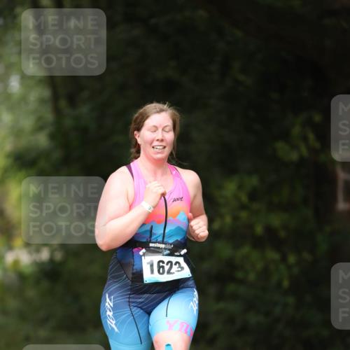 30.08.2026 - Elbe Triathlon Hamburg Antke Förster http://msf.ph/oto/10106294 30.08.2026 12:16:51 Laufen 7001, 1623 meine-sportfotos.de