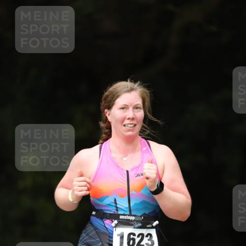 30.08.2026 - Elbe Triathlon Hamburg Antke Förster http://msf.ph/oto/10106298 30.08.2026 12:16:52 Laufen 1623 meine-sportfotos.de
