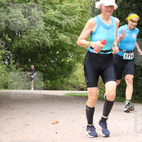 30.08.2026 - Elbe Triathlon Hamburg Antke Förster http://msf.ph/oto/10106305 30.08.2026 12:23:08 Laufen 1714 meine-sportfotos.de
