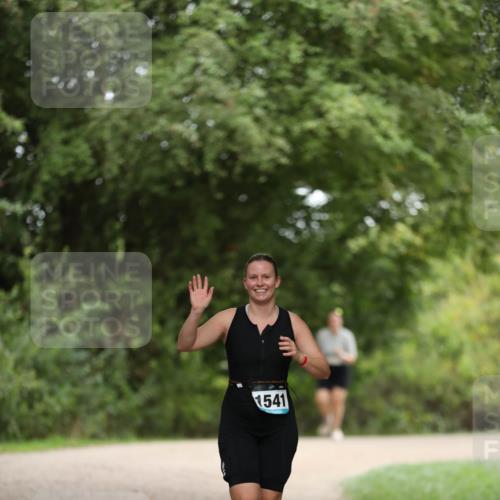 30.08.2026 - Elbe Triathlon Hamburg Antke Förster http://msf.ph/oto/10106322 30.08.2026 12:17:21 Laufen 1541 meine-sportfotos.de