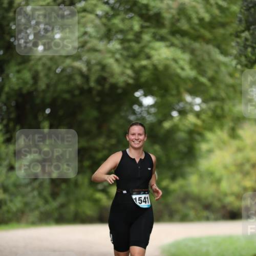 30.08.2026 - Elbe Triathlon Hamburg Antke Förster http://msf.ph/oto/10106324 30.08.2026 12:17:22 Laufen 1541 meine-sportfotos.de