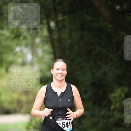 30.08.2026 - Elbe Triathlon Hamburg Antke Förster http://msf.ph/oto/10106330 30.08.2026 12:17:24 Laufen 500, 541 meine-sportfotos.de