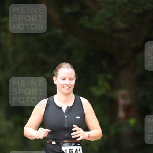 30.08.2026 - Elbe Triathlon Hamburg Antke Förster http://msf.ph/oto/10106332 30.08.2026 12:17:25 Laufen 541 meine-sportfotos.de