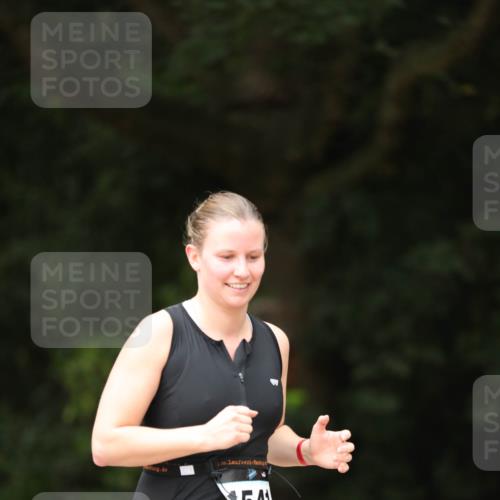 30.08.2026 - Elbe Triathlon Hamburg Antke Förster http://msf.ph/oto/10106334 30.08.2026 12:17:25 Laufen 54 meine-sportfotos.de