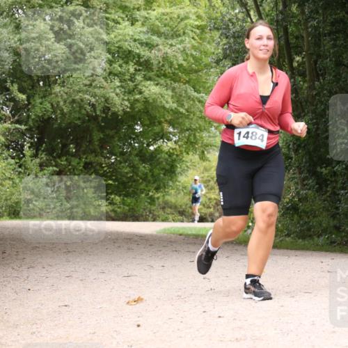 30.08.2026 - Elbe Triathlon Hamburg Antke Förster http://msf.ph/oto/10106337 30.08.2026 12:23:36 Laufen 1484 meine-sportfotos.de