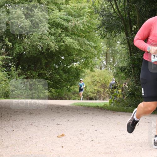 30.08.2026 - Elbe Triathlon Hamburg Antke Förster http://msf.ph/oto/10106339 30.08.2026 12:23:36 Laufen 1484 meine-sportfotos.de