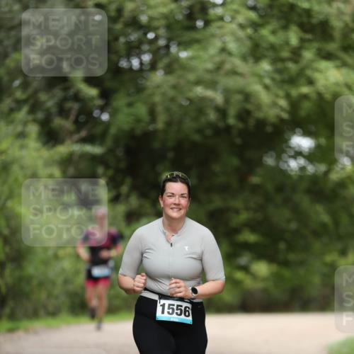 30.08.2026 - Elbe Triathlon Hamburg Antke Förster http://msf.ph/oto/10106340 30.08.2026 12:17:35 Laufen 1556 meine-sportfotos.de