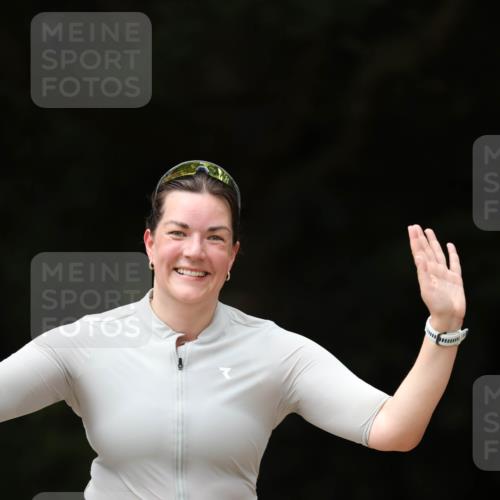 30.08.2026 - Elbe Triathlon Hamburg Antke Förster http://msf.ph/oto/10106348 30.08.2026 12:17:38 Laufen 1556 meine-sportfotos.de