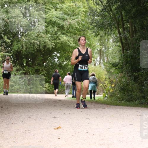 30.08.2026 - Elbe Triathlon Hamburg Antke Förster http://msf.ph/oto/10106355 30.08.2026 12:23:57 Laufen 904, 1617 meine-sportfotos.de