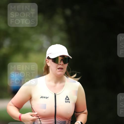 30.08.2026 - Elbe Triathlon Hamburg Antke Förster http://msf.ph/oto/10106376 30.08.2026 12:18:11 Laufen 7001, 62 meine-sportfotos.de