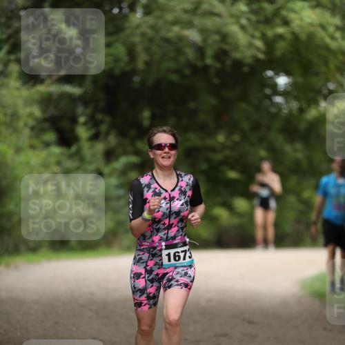 30.08.2026 - Elbe Triathlon Hamburg Antke Förster http://msf.ph/oto/10106378 30.08.2026 12:18:16 Laufen 1673 meine-sportfotos.de